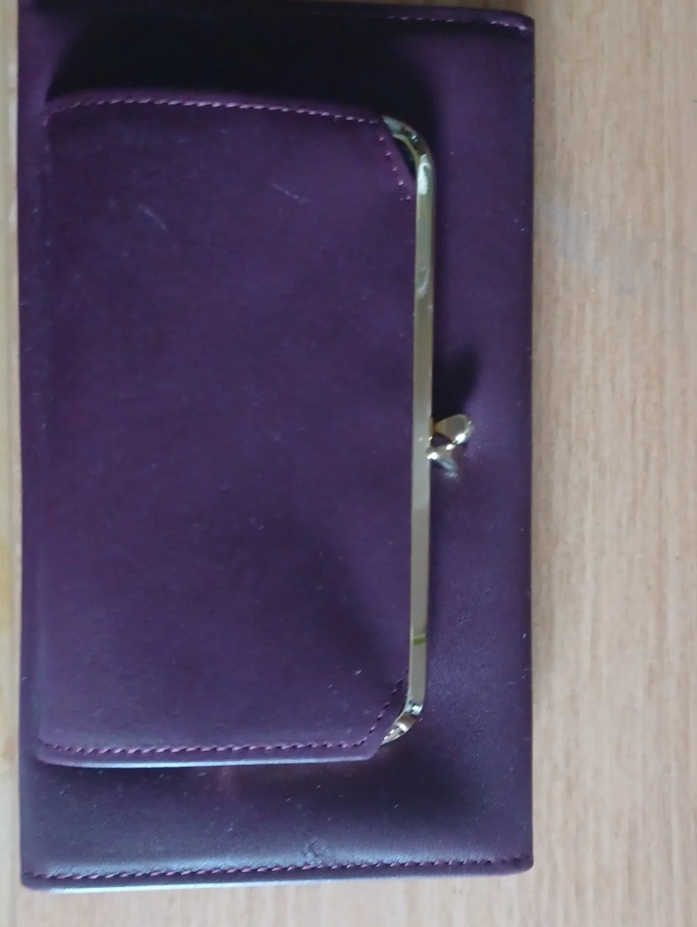Amity Leather Secretariat Wallet in Burgundy
